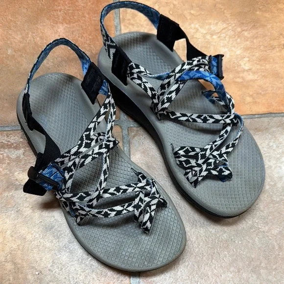 Chaco Black and Gray Adventure Sandals Women main image 2